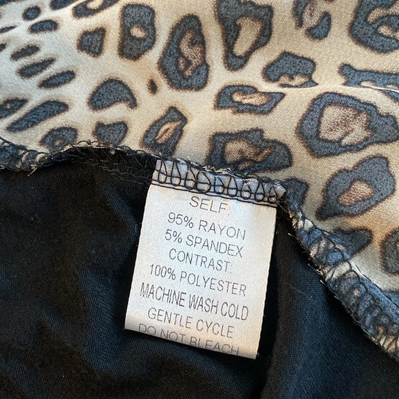 Ava James ladies blouse/tunic with leopard print in size small. - Picture 8 of 8